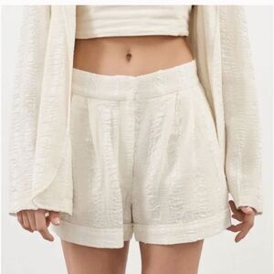 The Handloom Los Angeles Lush Short High Waisted Ivory Cotton Made in Turkey S